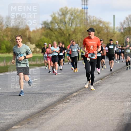 12.04.2026 - 45. Internationalen Wilhelmsburger Insellauf Dr. Thomas Lammeyer http://msf.ph/oto/9433841 12.04.2026 09:19:23 Laufen 97, 3848, 38, 2986 meine-sportfotos.de