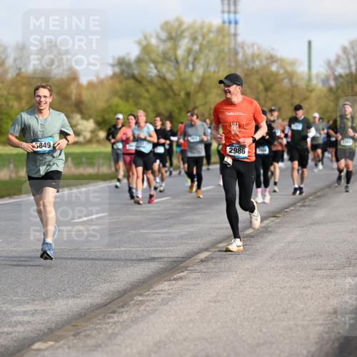 12.04.2026 - 45. Internationalen Wilhelmsburger Insellauf Dr. Thomas Lammeyer http://msf.ph/oto/9433843 12.04.2026 09:19:23 Laufen 6, 3848, 3849, 2986 meine-sportfotos.de