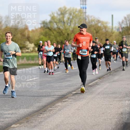 12.04.2026 - 45. Internationalen Wilhelmsburger Insellauf Dr. Thomas Lammeyer http://msf.ph/oto/9433845 12.04.2026 09:19:24 Laufen 3848, 3849, 2986, 1645 meine-sportfotos.de
