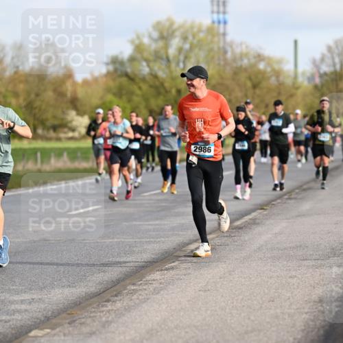 12.04.2026 - 45. Internationalen Wilhelmsburger Insellauf Dr. Thomas Lammeyer http://msf.ph/oto/9433847 12.04.2026 09:19:24 Laufen 3849, 2986 meine-sportfotos.de