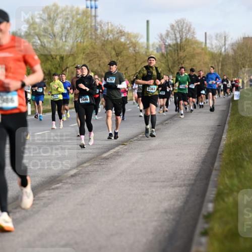 12.04.2026 - 45. Internationalen Wilhelmsburger Insellauf Dr. Thomas Lammeyer http://msf.ph/oto/9433859 12.04.2026 09:19:26 Laufen 2122, 5325, 2646, 3357, 3363 meine-sportfotos.de