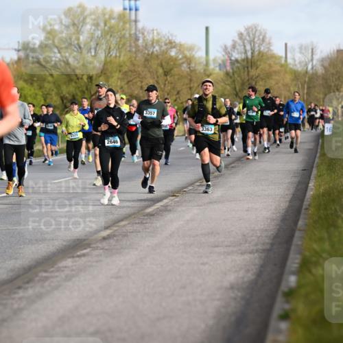 12.04.2026 - 45. Internationalen Wilhelmsburger Insellauf Dr. Thomas Lammeyer http://msf.ph/oto/9433863 12.04.2026 09:19:27 Laufen 15, 5325, 2646, 3357, 16, 3363 meine-sportfotos.de