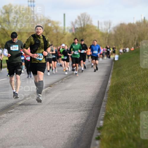 12.04.2026 - 45. Internationalen Wilhelmsburger Insellauf Dr. Thomas Lammeyer http://msf.ph/oto/9433878 12.04.2026 09:19:30 Laufen 3357, 363, 2646 meine-sportfotos.de