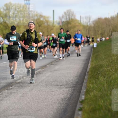 12.04.2026 - 45. Internationalen Wilhelmsburger Insellauf Dr. Thomas Lammeyer http://msf.ph/oto/9433879 12.04.2026 09:19:30 Laufen 3357, 2646, 3363 meine-sportfotos.de
