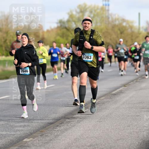 12.04.2026 - 45. Internationalen Wilhelmsburger Insellauf Dr. Thomas Lammeyer http://msf.ph/oto/9433886 12.04.2026 09:19:31 Laufen 2855, 2646, 3363 meine-sportfotos.de