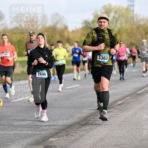 12.04.2026 - 45. Internationalen Wilhelmsburger Insellauf Dr. Thomas Lammeyer http://msf.ph/oto/9433889 12.04.2026 09:19:32 Laufen 3741, 285, 2646, 3363 meine-sportfotos.de