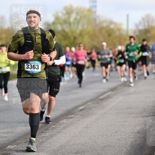 12.04.2026 - 45. Internationalen Wilhelmsburger Insellauf Dr. Thomas Lammeyer http://msf.ph/oto/9433893 12.04.2026 09:19:32 Laufen 2646, 3363 meine-sportfotos.de