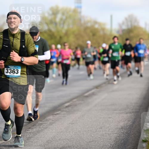 12.04.2026 - 45. Internationalen Wilhelmsburger Insellauf Dr. Thomas Lammeyer http://msf.ph/oto/9433894 12.04.2026 09:19:33 Laufen 3363 meine-sportfotos.de