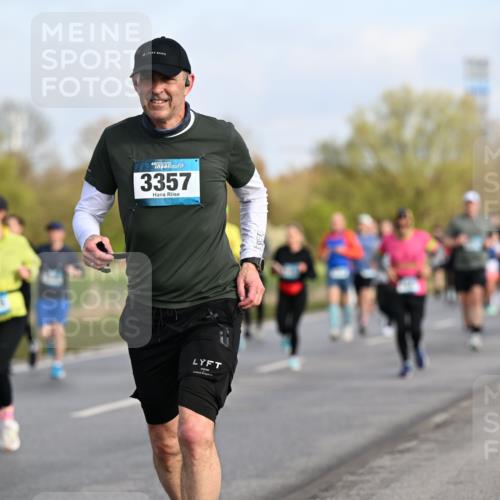 12.04.2026 - 45. Internationalen Wilhelmsburger Insellauf Dr. Thomas Lammeyer http://msf.ph/oto/9433907 12.04.2026 09:19:35 Laufen 3357 meine-sportfotos.de