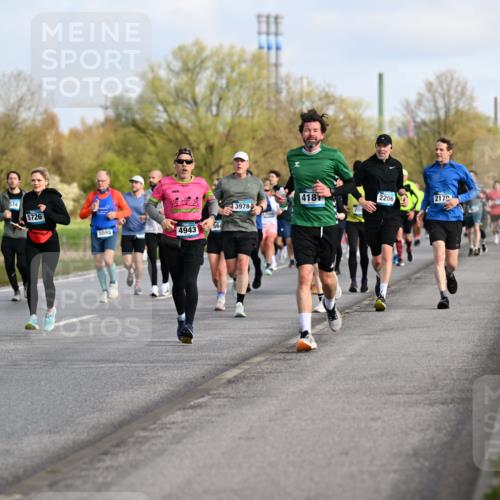12.04.2026 - 45. Internationalen Wilhelmsburger Insellauf Dr. Thomas Lammeyer http://msf.ph/oto/9433911 12.04.2026 09:19:36 Laufen 4185, 2921, 674, 5726, 5598, 418, 2206, 2170, 3978, 564, 4943 meine-sportfotos.de