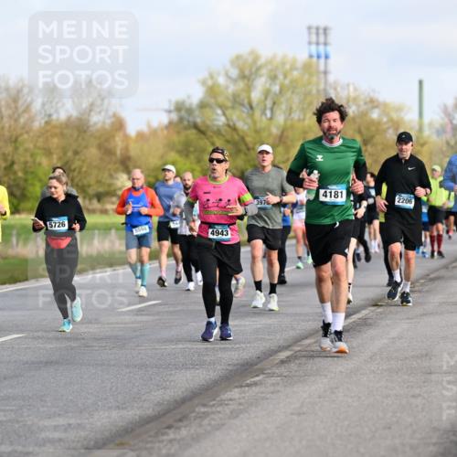 12.04.2026 - 45. Internationalen Wilhelmsburger Insellauf Dr. Thomas Lammeyer http://msf.ph/oto/9433917 12.04.2026 09:19:37 Laufen 4181, 2921, 397, 2206, 4185, 5726, 5598, 4943, 2179 meine-sportfotos.de