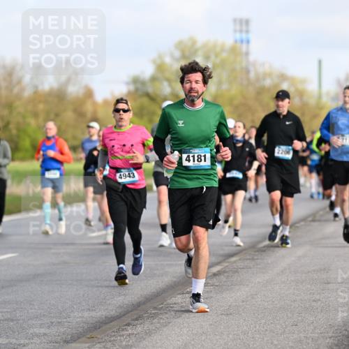 12.04.2026 - 45. Internationalen Wilhelmsburger Insellauf Dr. Thomas Lammeyer http://msf.ph/oto/9433927 12.04.2026 09:19:38 Laufen 4943, 4181, 2206, 2179 meine-sportfotos.de