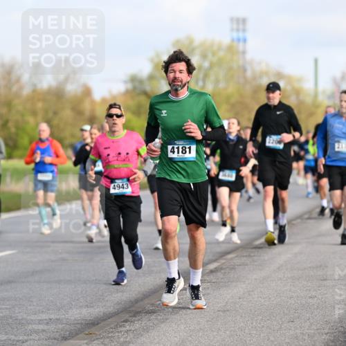 12.04.2026 - 45. Internationalen Wilhelmsburger Insellauf Dr. Thomas Lammeyer http://msf.ph/oto/9433928 12.04.2026 09:19:39 Laufen 26, 4943, 4181, 2179 meine-sportfotos.de