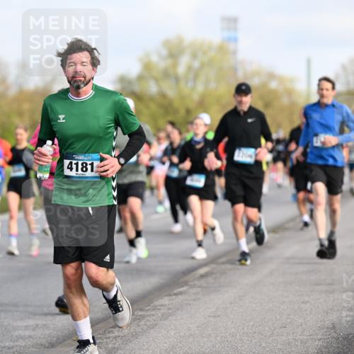 12.04.2026 - 45. Internationalen Wilhelmsburger Insellauf Dr. Thomas Lammeyer http://msf.ph/oto/9433934 12.04.2026 09:19:39 Laufen 4181 meine-sportfotos.de