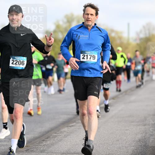 12.04.2026 - 45. Internationalen Wilhelmsburger Insellauf Dr. Thomas Lammeyer http://msf.ph/oto/9433955 12.04.2026 09:19:43 Laufen 2206, 2179 meine-sportfotos.de