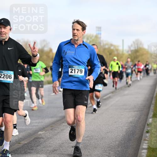 12.04.2026 - 45. Internationalen Wilhelmsburger Insellauf Dr. Thomas Lammeyer http://msf.ph/oto/9433958 12.04.2026 09:19:44 Laufen 2206, 78413, 2179, 3341 meine-sportfotos.de