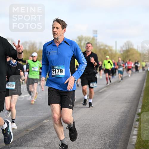 12.04.2026 - 45. Internationalen Wilhelmsburger Insellauf Dr. Thomas Lammeyer http://msf.ph/oto/9433961 12.04.2026 09:19:44 Laufen 2206, 3680, 2179 meine-sportfotos.de
