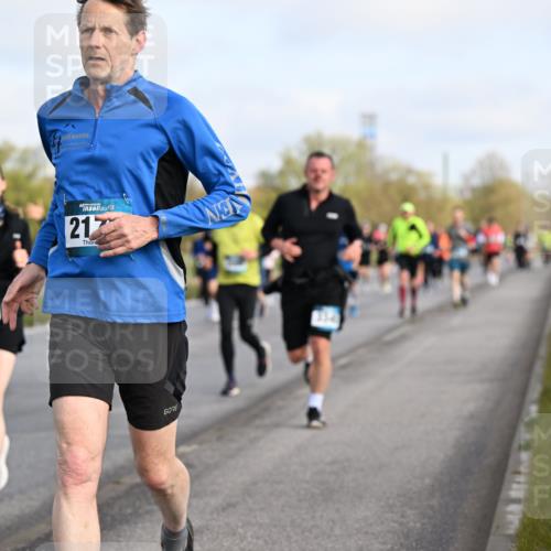 12.04.2026 - 45. Internationalen Wilhelmsburger Insellauf Dr. Thomas Lammeyer http://msf.ph/oto/9433964 12.04.2026 09:19:45 Laufen 3680, 21 meine-sportfotos.de