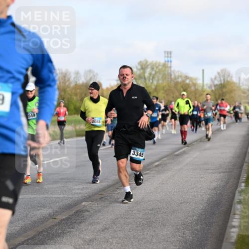 12.04.2026 - 45. Internationalen Wilhelmsburger Insellauf Dr. Thomas Lammeyer http://msf.ph/oto/9433965 12.04.2026 09:19:45 Laufen 2179, 2649, 2088, 3345 meine-sportfotos.de