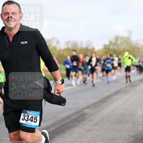 12.04.2026 - 45. Internationalen Wilhelmsburger Insellauf Dr. Thomas Lammeyer http://msf.ph/oto/9433977 12.04.2026 09:19:47 Laufen 3345 meine-sportfotos.de