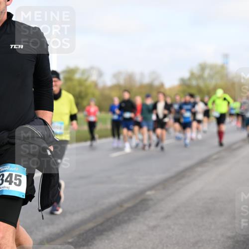 12.04.2026 - 45. Internationalen Wilhelmsburger Insellauf Dr. Thomas Lammeyer http://msf.ph/oto/9433978 12.04.2026 09:19:47 Laufen 3345 meine-sportfotos.de