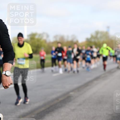 12.04.2026 - 45. Internationalen Wilhelmsburger Insellauf Dr. Thomas Lammeyer http://msf.ph/oto/9433979 12.04.2026 09:19:47 Laufen 3345 meine-sportfotos.de