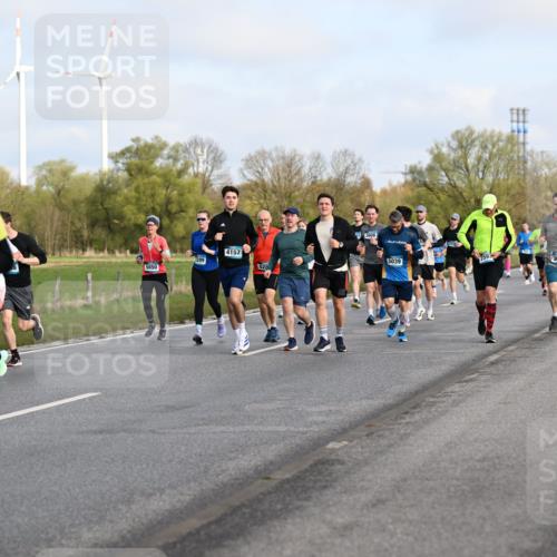 12.04.2026 - 45. Internationalen Wilhelmsburger Insellauf Dr. Thomas Lammeyer http://msf.ph/oto/9433982 12.04.2026 09:19:48 Laufen 4631, 2088, 4157, 1399, 5650, 528, 3608, 5039, 3695, 5563 meine-sportfotos.de
