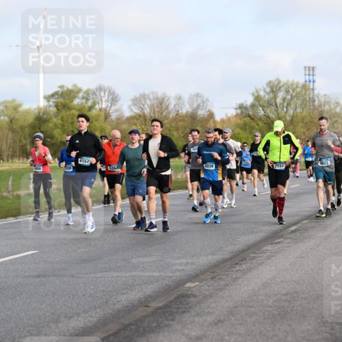 12.04.2026 - 45. Internationalen Wilhelmsburger Insellauf Dr. Thomas Lammeyer http://msf.ph/oto/9433986 12.04.2026 09:19:49 Laufen 5650, 3399, 4157, 5284, 360, 5039, 3695, 2593 meine-sportfotos.de