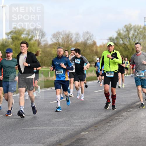 12.04.2026 - 45. Internationalen Wilhelmsburger Insellauf Dr. Thomas Lammeyer http://msf.ph/oto/9433996 12.04.2026 09:19:50 Laufen 4157, 528, 92, 95, 5039, 2154, 2593, 3695, 1371 meine-sportfotos.de