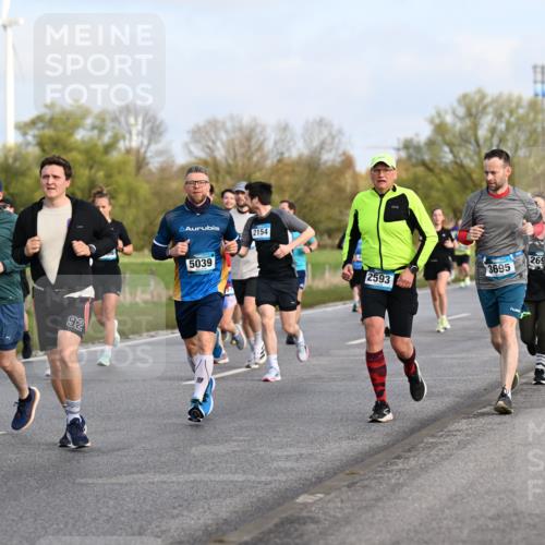 12.04.2026 - 45. Internationalen Wilhelmsburger Insellauf Dr. Thomas Lammeyer http://msf.ph/oto/9433998 12.04.2026 09:19:51 Laufen 528, 92, 5039, 2154, 269, 3695, 2593, 5563 meine-sportfotos.de