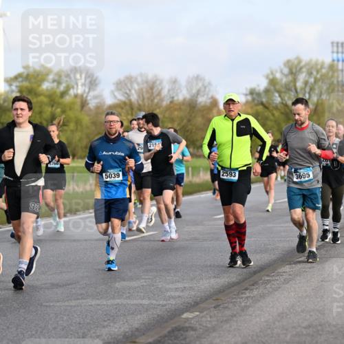 12.04.2026 - 45. Internationalen Wilhelmsburger Insellauf Dr. Thomas Lammeyer http://msf.ph/oto/9433999 12.04.2026 09:19:51 Laufen 84, 92, 29, 215, 5766, 5039, 2593, 3695, 5563 meine-sportfotos.de