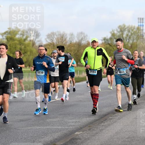 12.04.2026 - 45. Internationalen Wilhelmsburger Insellauf Dr. Thomas Lammeyer http://msf.ph/oto/9434000 12.04.2026 09:19:51 Laufen 5284, 92, 995, 5039, 2154, 2593, 3695, 26, 5563 meine-sportfotos.de