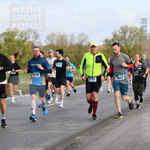 12.04.2026 - 45. Internationalen Wilhelmsburger Insellauf Dr. Thomas Lammeyer http://msf.ph/oto/9434001 12.04.2026 09:19:51 Laufen 92, 5766, 5039, 2154, 5, 2593, 3695, 5563 meine-sportfotos.de