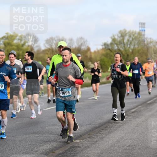 12.04.2026 - 45. Internationalen Wilhelmsburger Insellauf Dr. Thomas Lammeyer http://msf.ph/oto/9434007 12.04.2026 09:19:52 Laufen 576, 21, 2154, 5039, 3695, 269 meine-sportfotos.de