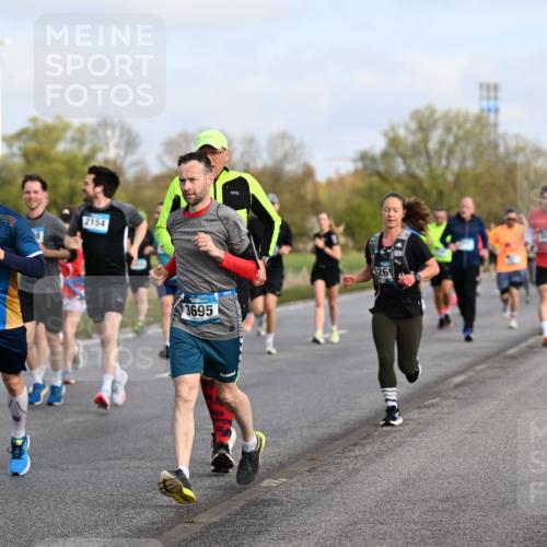 12.04.2026 - 45. Internationalen Wilhelmsburger Insellauf Dr. Thomas Lammeyer http://msf.ph/oto/9434008 12.04.2026 09:19:52 Laufen 2154, 5039, 3695, 269 meine-sportfotos.de