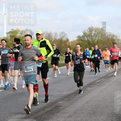 12.04.2026 - 45. Internationalen Wilhelmsburger Insellauf Dr. Thomas Lammeyer http://msf.ph/oto/9434009 12.04.2026 09:19:53 Laufen 3608, 5039, 602, 3695, 593, 269, 5563 meine-sportfotos.de