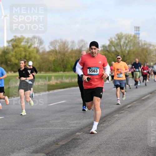 12.04.2026 - 45. Internationalen Wilhelmsburger Insellauf Dr. Thomas Lammeyer http://msf.ph/oto/9434028 12.04.2026 09:19:56 Laufen 22, 573, 4482, 5563, 2371 meine-sportfotos.de