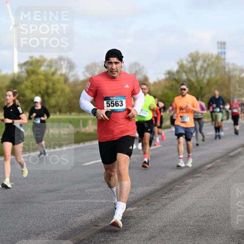 12.04.2026 - 45. Internationalen Wilhelmsburger Insellauf Dr. Thomas Lammeyer http://msf.ph/oto/9434032 12.04.2026 09:19:57 Laufen 4422, 5563 meine-sportfotos.de