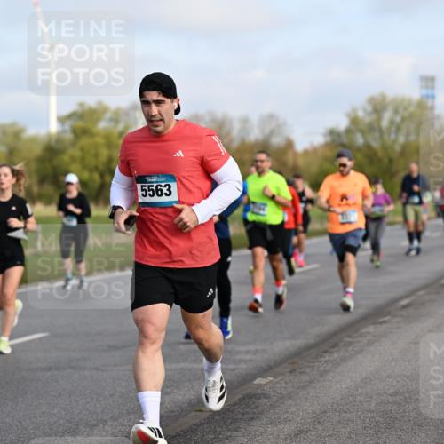 12.04.2026 - 45. Internationalen Wilhelmsburger Insellauf Dr. Thomas Lammeyer http://msf.ph/oto/9434035 12.04.2026 09:19:57 Laufen 5563 meine-sportfotos.de