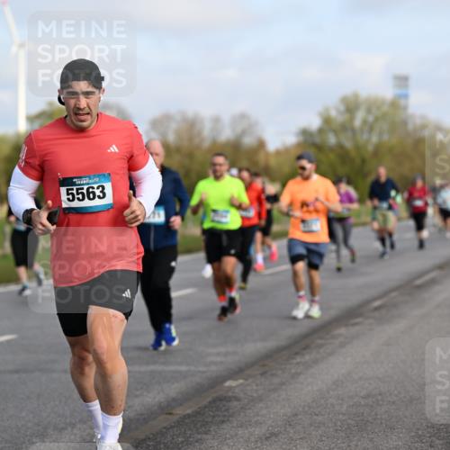12.04.2026 - 45. Internationalen Wilhelmsburger Insellauf Dr. Thomas Lammeyer http://msf.ph/oto/9434037 12.04.2026 09:19:58 Laufen 5563 meine-sportfotos.de