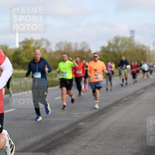 12.04.2026 - 45. Internationalen Wilhelmsburger Insellauf Dr. Thomas Lammeyer http://msf.ph/oto/9434040 12.04.2026 09:19:58 Laufen 5563 meine-sportfotos.de