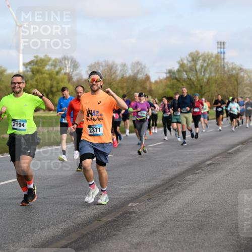 12.04.2026 - 45. Internationalen Wilhelmsburger Insellauf Dr. Thomas Lammeyer http://msf.ph/oto/9434049 12.04.2026 09:20:00 Laufen 2194, 42, 2371, 4896 meine-sportfotos.de