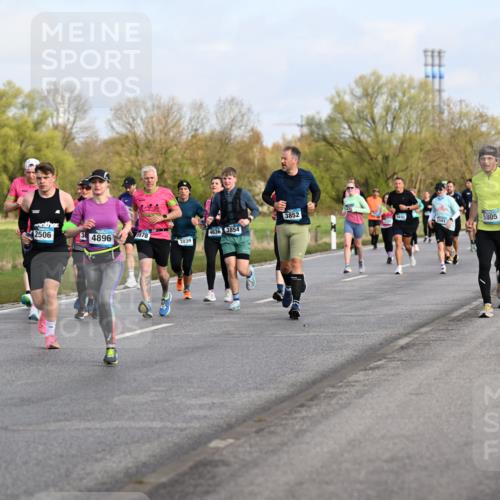 12.04.2026 - 45. Internationalen Wilhelmsburger Insellauf Dr. Thomas Lammeyer http://msf.ph/oto/9434059 12.04.2026 09:20:02 Laufen 3852, 5805, 3601, 2506, 4636, 3854, 34896, 5578, 3039 meine-sportfotos.de