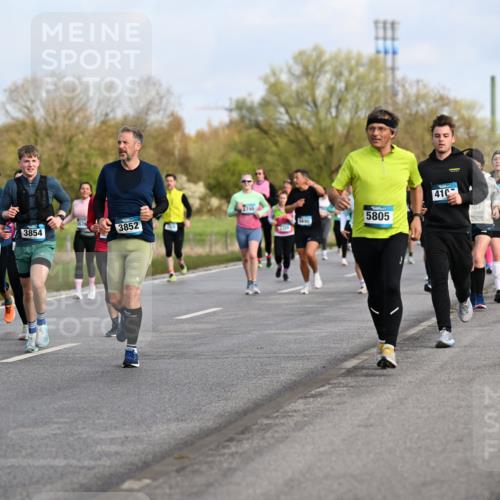 12.04.2026 - 45. Internationalen Wilhelmsburger Insellauf Dr. Thomas Lammeyer http://msf.ph/oto/9434067 12.04.2026 09:20:03 Laufen 5578, 3039, 3854, 94, 95, 410, 2795, 3852, 5490, 5805 meine-sportfotos.de
