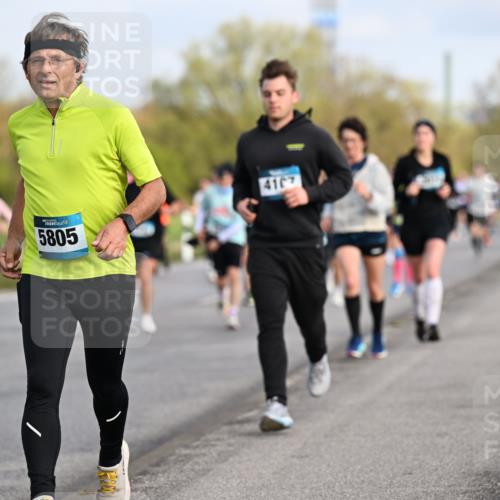 12.04.2026 - 45. Internationalen Wilhelmsburger Insellauf Dr. Thomas Lammeyer http://msf.ph/oto/9434082 12.04.2026 09:20:06 Laufen 5805, 4167 meine-sportfotos.de