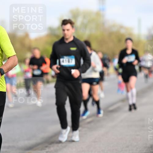 12.04.2026 - 45. Internationalen Wilhelmsburger Insellauf Dr. Thomas Lammeyer http://msf.ph/oto/9434087 12.04.2026 09:20:06 Laufen 5805 meine-sportfotos.de