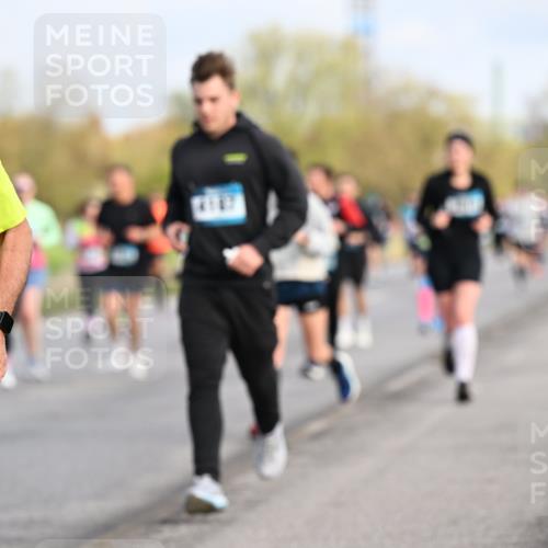 12.04.2026 - 45. Internationalen Wilhelmsburger Insellauf Dr. Thomas Lammeyer http://msf.ph/oto/9434088 12.04.2026 09:20:07 Laufen 805 meine-sportfotos.de