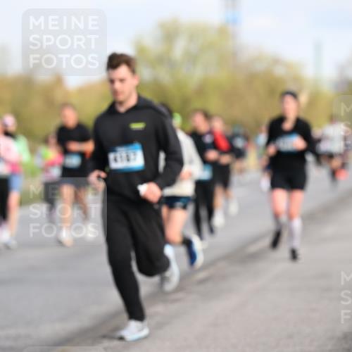12.04.2026 - 45. Internationalen Wilhelmsburger Insellauf Dr. Thomas Lammeyer http://msf.ph/oto/9434089 12.04.2026 09:20:07 Laufen 4187 meine-sportfotos.de