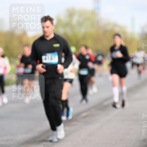 12.04.2026 - 45. Internationalen Wilhelmsburger Insellauf Dr. Thomas Lammeyer http://msf.ph/oto/9434090 12.04.2026 09:20:07 Laufen 4147 meine-sportfotos.de