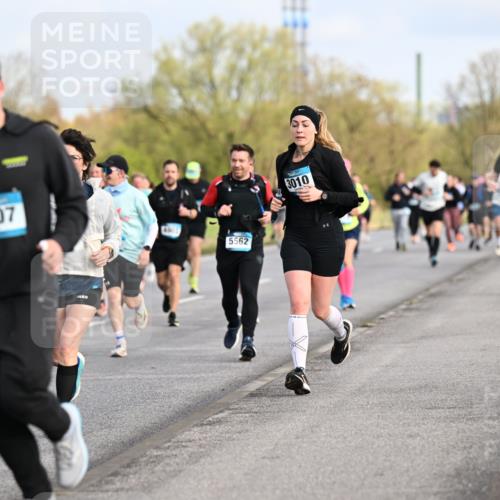 12.04.2026 - 45. Internationalen Wilhelmsburger Insellauf Dr. Thomas Lammeyer http://msf.ph/oto/9434094 12.04.2026 09:20:08 Laufen 5, 4107, 5562, 3010 meine-sportfotos.de